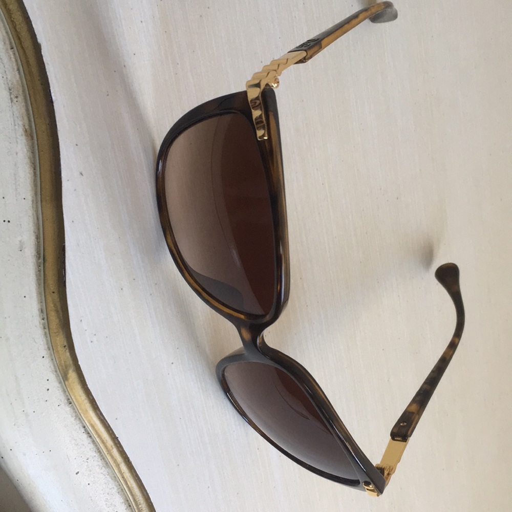 Tortoiseshell Brown Sunglasses with Gold Accents - Women Accessories